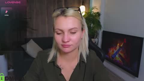 Cameron online show from October 2025 09:20:01 AM