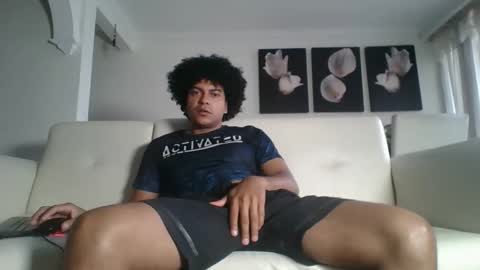 Stiven online show from December 2025 04:49:02 PM