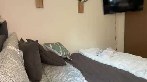 Snapshot of cami_calderon chatting on October 2025 05:15:02 PM Camila online show from October 2025 05:15:02 PM