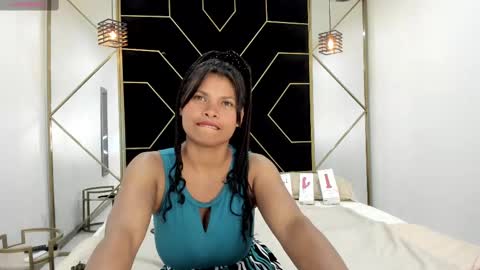 Snapshot of camiilareyes chatting on February 2025 05:31:01 PM CamiilaReyes online show from February 2025 05:31:01 PM