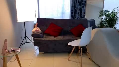 Snapshot of camil_milfdream chatting on January 2025 02:30:01 PM Camil online show from January 2025 02:30:01 PM
