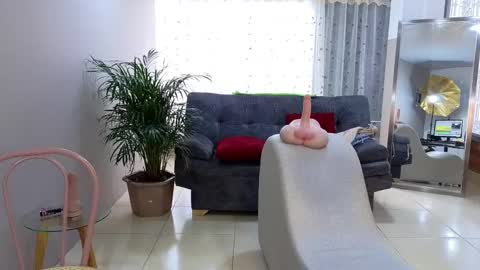 Snapshot of camil_milfdream chatting on January 2025 02:28:01 PM Camil online show from January 2025 02:28:01 PM