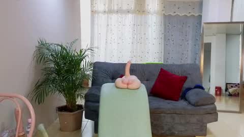 Snapshot of camil_milfdream chatting on February 2025 01:33:01 PM Camil online show from February 2025 01:33:01 PM