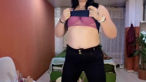 Snapshot of camil_milfdream chatting on September 2025 10:59:01 AM Camil online show from September 2025 10:59:01 AM