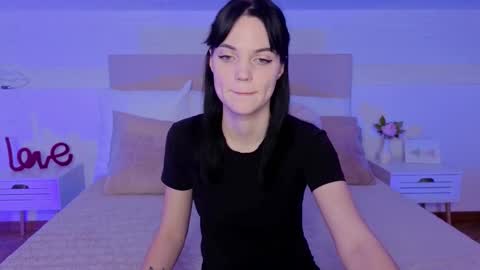 Camila online show from November 2025 10:10:01 PM