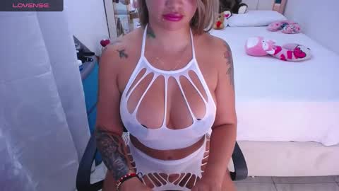 Snapshot of camila__palmer chatting on February 2025 03:27:02 PM online show from February 2025 03:27:02 PM