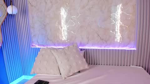 Cami online show from September 2025 10:41:01 AM