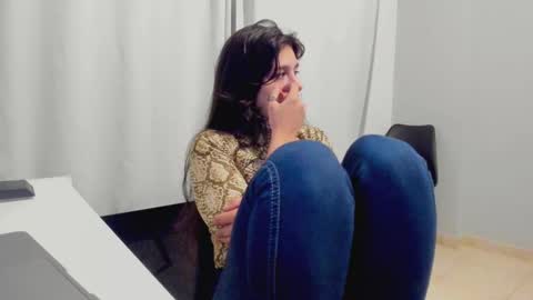 Cami online show from December 2025 04:51:01 AM