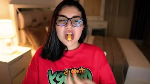 Camila buitrago online show from November 2025 12:38:02 AM