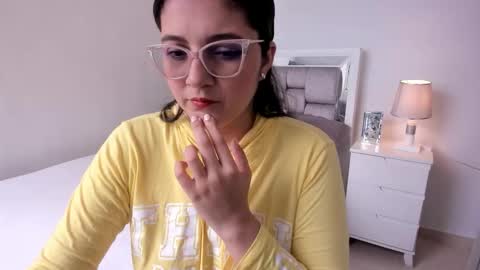 Camila buitrago online show from March 2026 04:13:01 PM