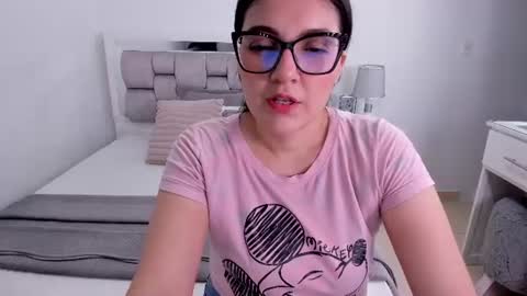 Snapshot of camila_buitrago chatting on June 2026 01:43:02 AM Camila buitrago online show from June 2026 01:43:02 AM