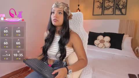 camila_bustamante_ online show from October 2025 02:56:01 PM