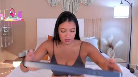 camila_bustamante_ online show from April 2026 02:42:01 PM