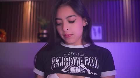 Camila online show from November 2025 04:01:02 AM