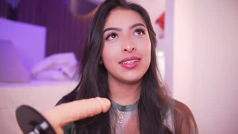 Camila online show from March 2026 04:05:02 AM