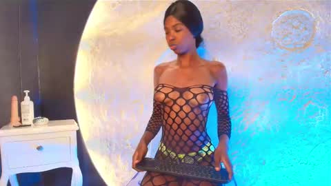 Snapshot of camilaasaenz_ chatting on October 2025 12:26:02 PM C A M I L A online show from October 2025 12:26:02 PM