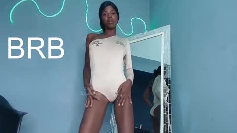 Snapshot of camilaasaenz_ chatting on October 2025 11:56:02 AM C A M I L A online show from October 2025 11:56:02 AM