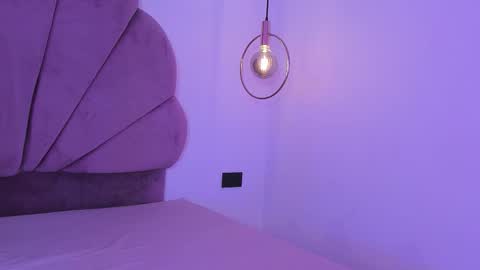 Camila online show from October 2025 10:09:02 PM