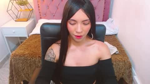 Cami online show from November 2025 07:35:01 PM
