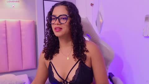 Snapshot of camilalevy chatting on April 2026 12:20:01 PM Camila online show from April 2026 12:20:01 PM