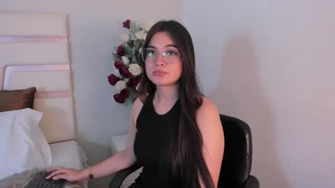 Camila online show from February 2025 10:33:01 PM