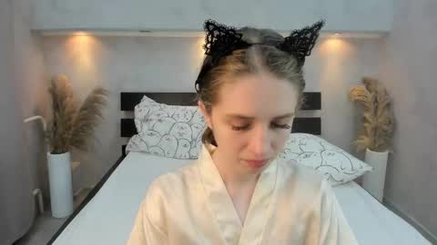 Camilla online show from October 2025 01:06:01 AM