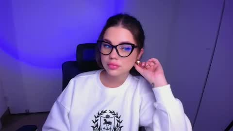 Camilla online show from November 2025 07:54:01 AM