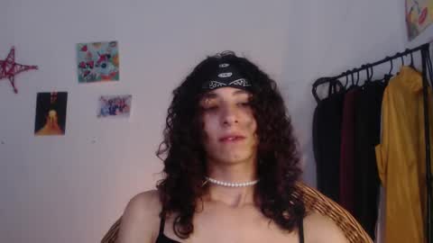 Snapshot of camille_delrey chatting on January 2025 04:22:02 AM  Camille   online show from January 2025 04:22:02 AM