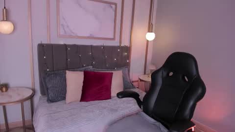 camille online show from November 2025 09:15:01 PM