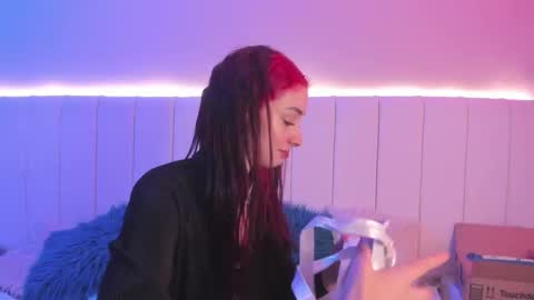 C A M I L L E N    Help me get to the top online show from October 2025 11:16:02 PM