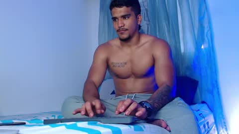 camilo_contre21 online show from December 2024 10:32:01 PM
