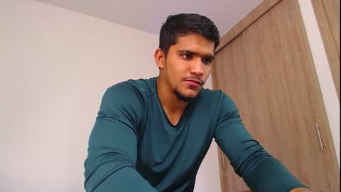 camilo_contre21 online show from December 2025 08:04:02 PM