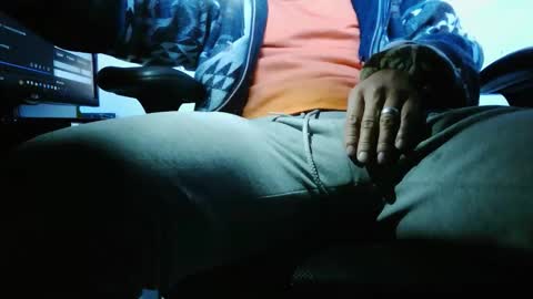 camiloincubo305064 online show from November 2025 12:27:01 PM