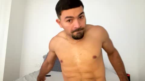 camilor_30 online show from October 2025 11:43:02 AM