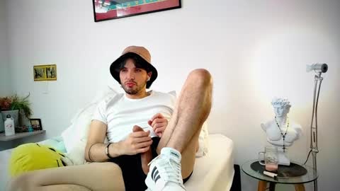 camilo online show from January 2025 08:29:01 PM