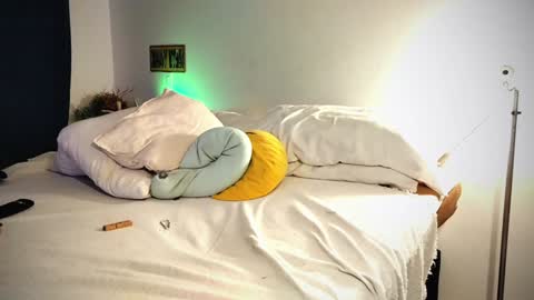 camilo online show from February 2025 04:42:01 AM