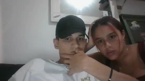 Noah y Lia online show from November 2025 11:59:01 PM