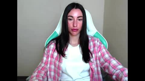 Snapshot of cammila_horn chatting on June 2026 05:09:02 AM cammila horn online show from June 2026 05:09:02 AM