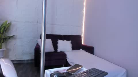 Camy online show from October 2025 11:49:02 AM