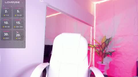 Camy online show from November 2025 11:43:02 AM