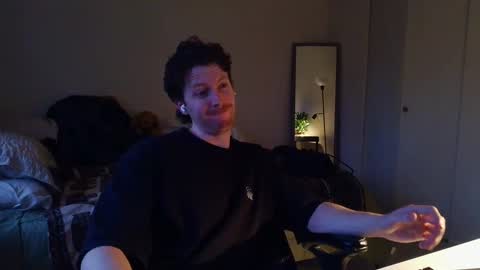 Snapshot of canadianstud18 chatting on February 2025 01:47:02 AM Devon online show from February 2025 01:47:02 AM