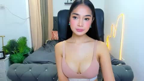 Snapshot of candiceferragamo chatting on July 2026 10:28:02 AM candiceferragamo online show from July 2026 10:28:02 AM