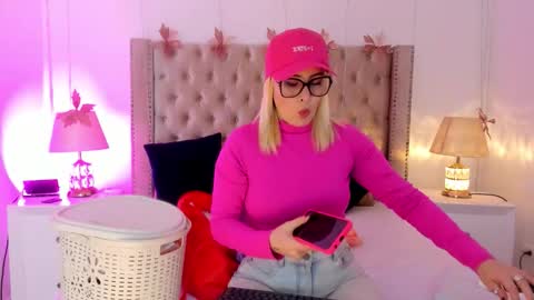 Candie  online show from February 2026 12:45:02 PM