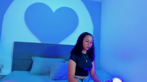 Snapshot of candy_brunette_18 chatting on October 2025 06:41:02 PM Candy online show from October 2025 06:41:02 PM