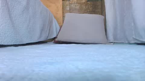 Jolie online show from October 2025 07:35:02 PM