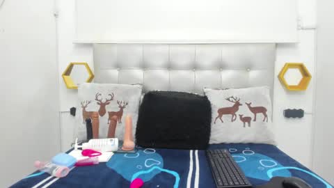 Snapshot of candy_hotsexxxx chatting on December 2024 02:53:01 AM candy_hotsexxxx online show from December 2024 02:53:01 AM