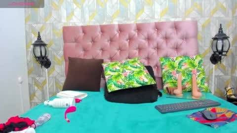 Snapshot of candy_hotsexxxx chatting on February 2025 03:00:02 AM candy_hotsexxxx online show from February 2025 03:00:02 AM
