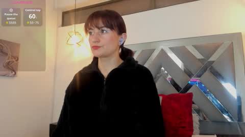 Candy hot online show from November 2025 08:41:01 PM