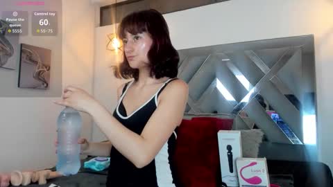 Candy hot online show from December 2025 08:03:01 PM