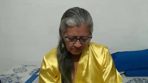 candy online show from November 2025 12:20:01 AM